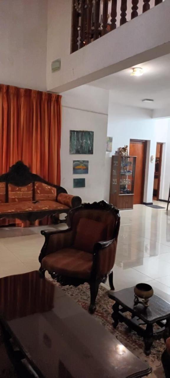 Leisure Home Коломбо Экстерьер фото